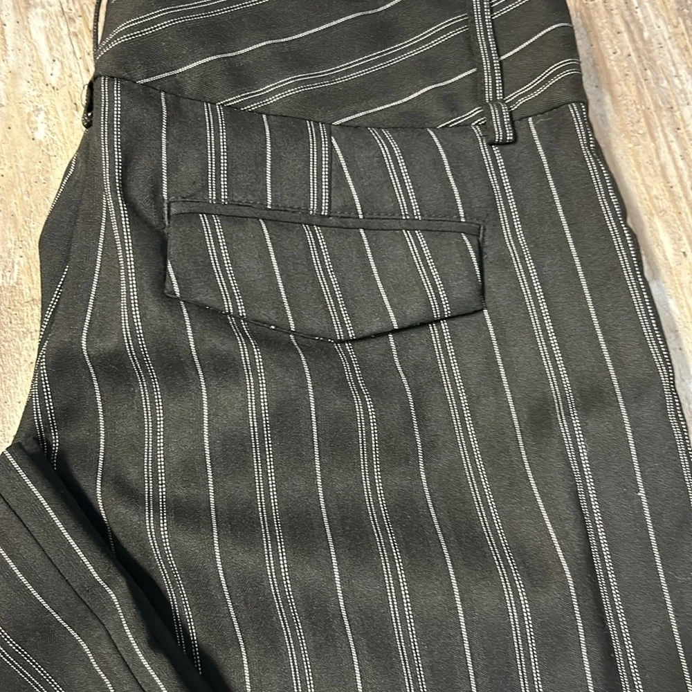 Express - Picture 2 of 7